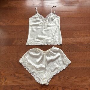 VICTORIA’S SECRET Satin Lingerie Set Ivory XS/XS